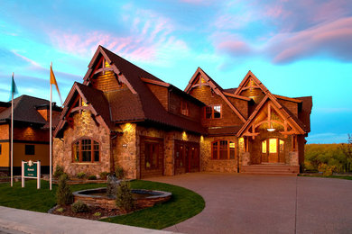 Traditional exterior home idea in Calgary