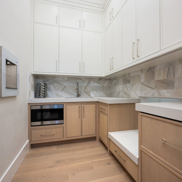 Englewood FL - Transitional Florida-style Waterfront Riverview
