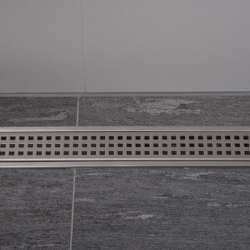 Enges Badezimmer