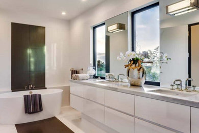 Bathroom - bathroom idea in San Diego
