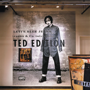 Levi Strauss & Co. Valencia Street Store, 1998