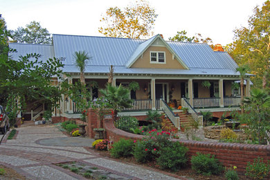 Elegant exterior home photo in Wilmington
