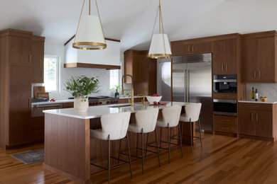 Example of a 1950s kitchen design in Chicago