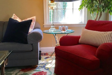 Example of a classic home office design in New York