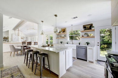 Kitchen - transitional kitchen idea in Austin