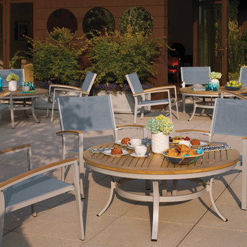 Travira Cafe Set on Patio