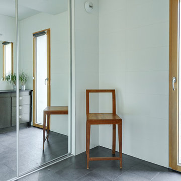 Petite salle de bain spacieuse