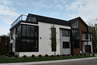Inspiration for a modern exterior home remodel in New York