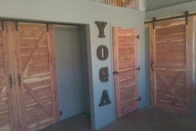 Inspiration for a timeless home gym remodel in Dallas