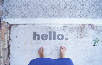 The Polite House: What’s an Appropriate Gift to Welcome a New Neighbor?