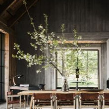 Front Entrance/Sitting Area