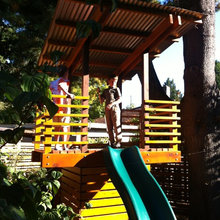 kids play structures