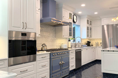 Kitchen - traditional kitchen idea in Other