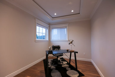 Transitional home office photo in Vancouver