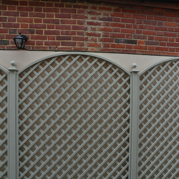 Diagonal Trellis - Making Boring Walls Blossom