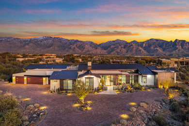 Trendy exterior home photo in Phoenix