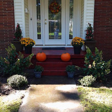 landscaping around front door