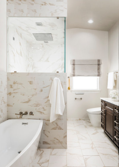 Bathroom of the Week: Pamper-Me Features and Marble-Like Tile