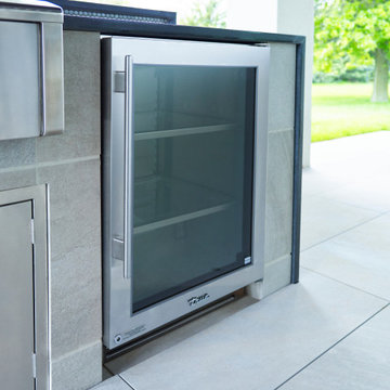 Modern Outdoor Kitchen and Entertaining Center