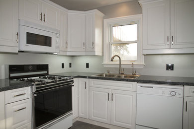 Minimalist kitchen photo in Toronto
