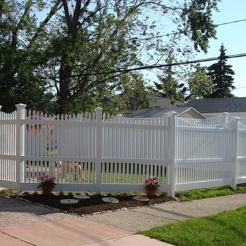 Vinyl Fences: Picket