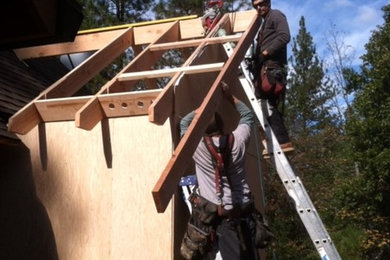 Inspiration for a timeless exterior home remodel in Sacramento