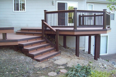 Inspiration for a mid-sized contemporary backyard deck in Detroit with no cover.