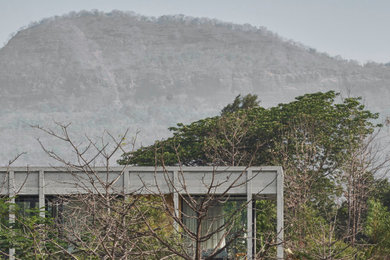Design ideas for a contemporary home design in Pune.