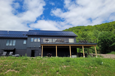 Inspiration for a farmhouse home design remodel in New York