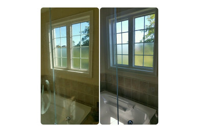 Inspiration for a modern bathroom remodel in Toronto
