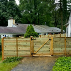 Horizontal Fence Instillation Gate View - Products