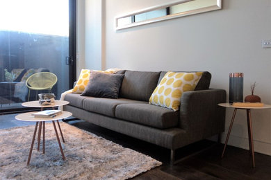 Bay Street Apartment - living room