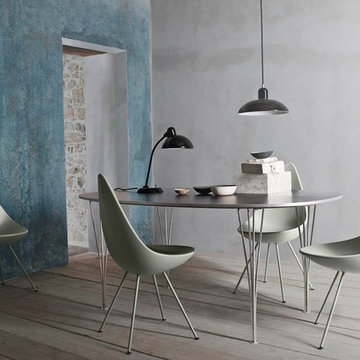 Drop chairs around Piet Hein table