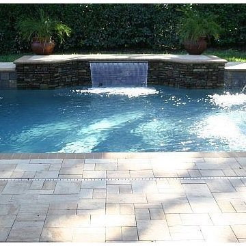 139 - Quaint Backyard Pool