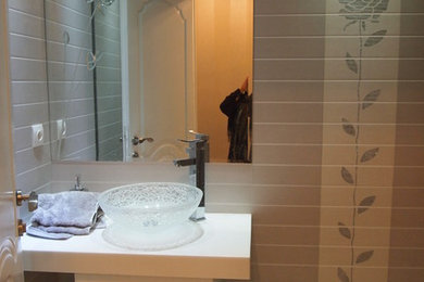 Example of a minimalist bathroom design in Houston