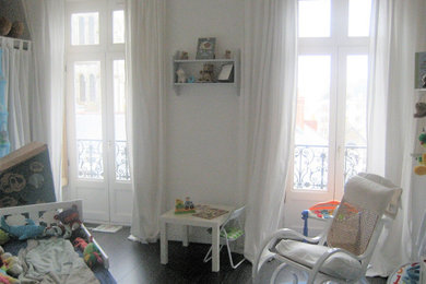 Inspiration pour une chambre d'enfant traditionnelle.