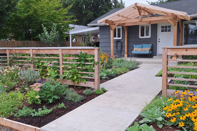 Inspiration for an eclectic landscaping in Seattle.