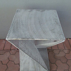 briarwood table 24&Prime; - Side Tables And End Tables