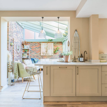 A STYLISH, BRIGHT CHARACTERFUL SPACE