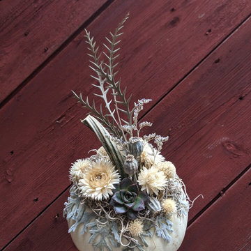 Slow Flowers October 2019 Inspiration: Seasonal Decor with Pumpkins & Gourds