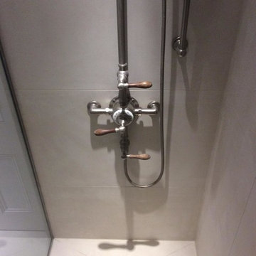 C Hammer (Bathroom)