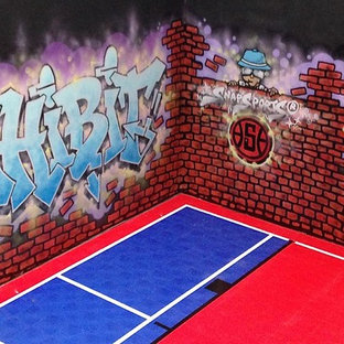 マイアミのおしゃれな室内コートの写真