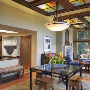 サンフランシスコのエクレクティックスタイルのLDKの画像 (スレートの床)