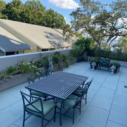 USING PATHWAY LIGHTING IN UNIQUE WAY CREATES A ROOFTOP HAVEN IN TAMPA - Path Lights