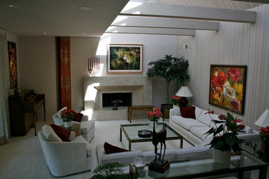 Inspiration for a modern living room remodel in Los Angeles