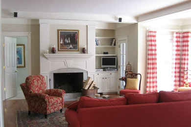 Living room - traditional living room idea in Burlington