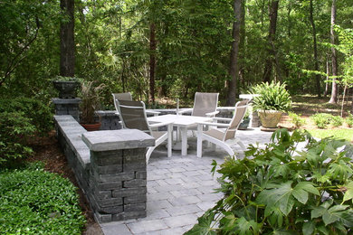 Design ideas for a traditional patio in Charleston.