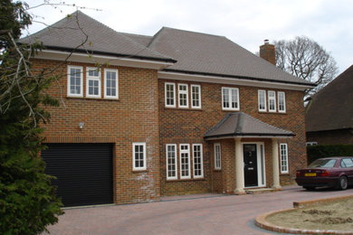 This is an example of a modern home design in Surrey.