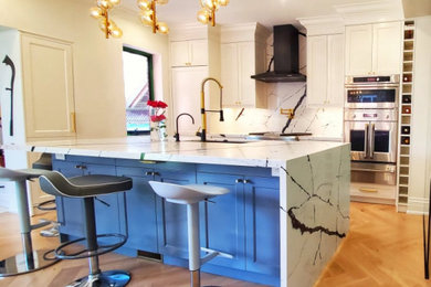 Example of a kitchen design in Toronto