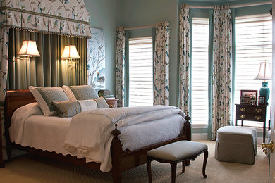 Bedroom - traditional bedroom idea in Charlotte
